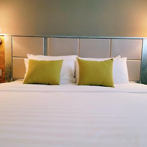 IND King Room